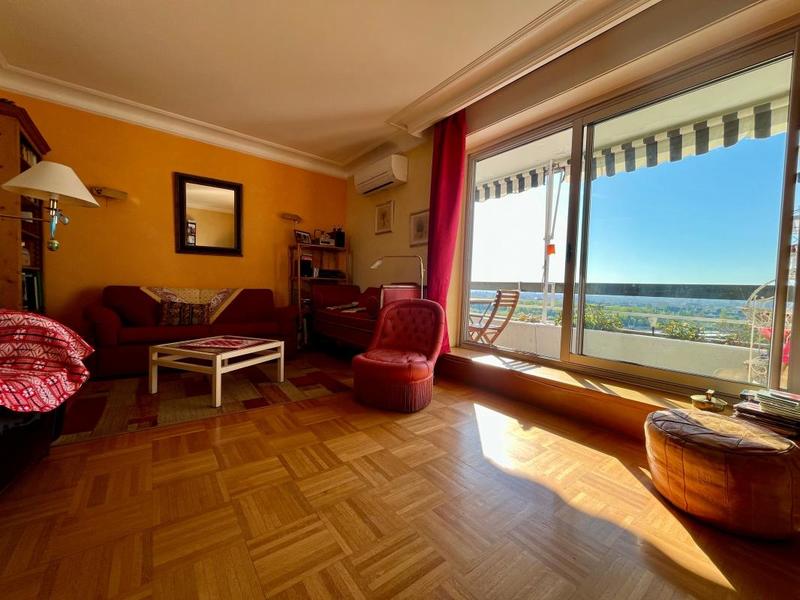 Appartement - 125 m² - 5 pièces