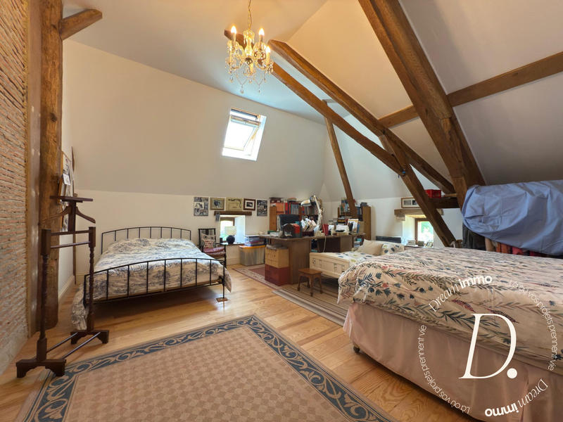 Maison - 334 m² - 6 pièces