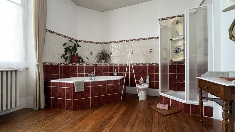 Maison bourgeoise - 300 m² - 8 pièces