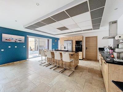 Maison - 258 m² - 6 pièces