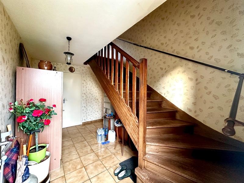 Maison - 99 m² - 5 pièces