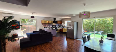 Maison traditionnelle - 123 m² - 6 pièces