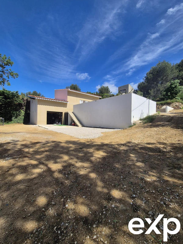 Maison - 105 m² - 4 pièces