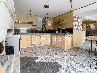 Maison - 200 m² - 7 pièces