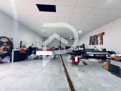 Local d'activité / Entrepôt - 190 m²