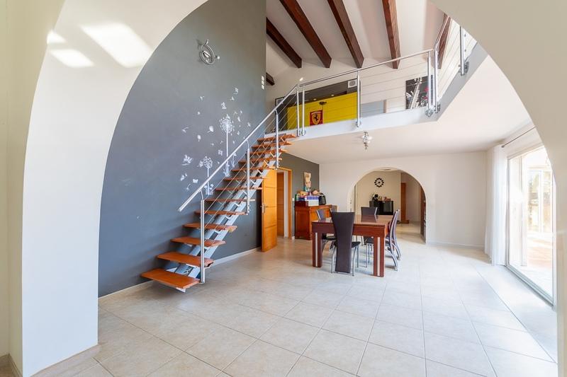 Villa - 230 m² - 6 pièces