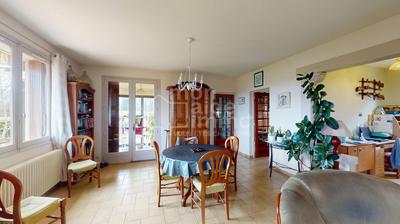 Maison - 145 m² - 5 pièces