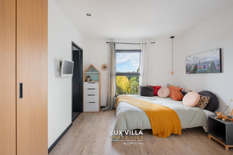 Villa - 240 m² - 6 pièces