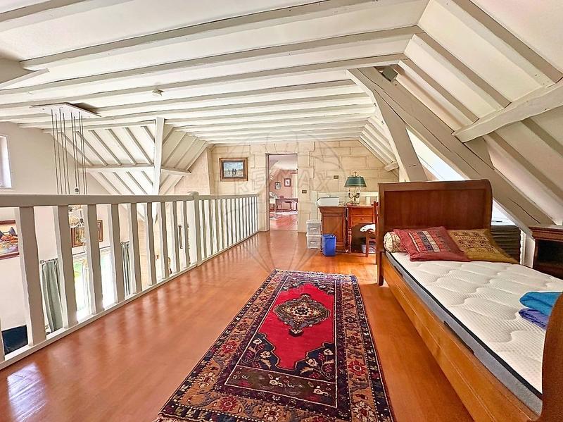 Propriété - 220 m² - 8 pièces