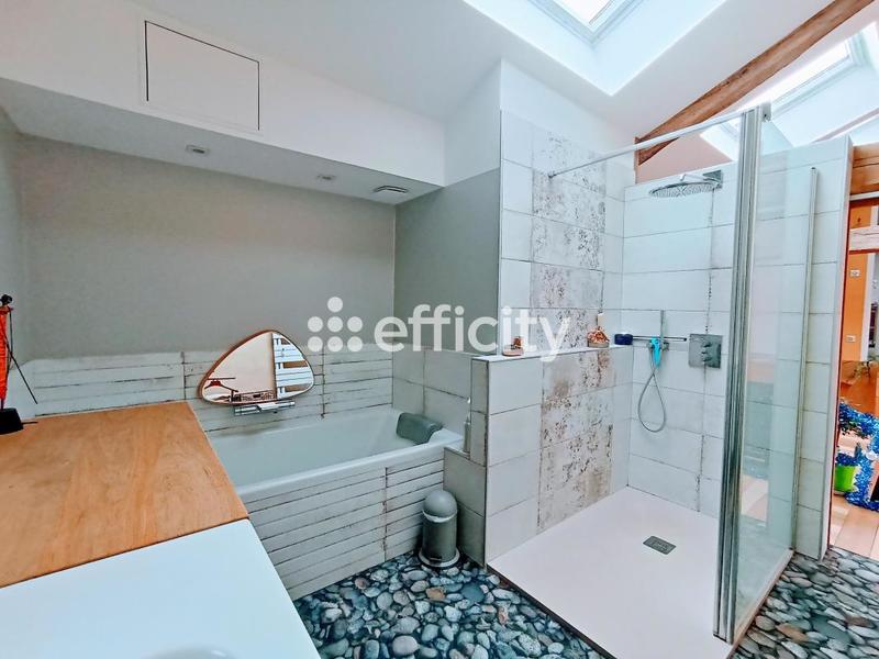 Maison - 156 m² - 8 pièces