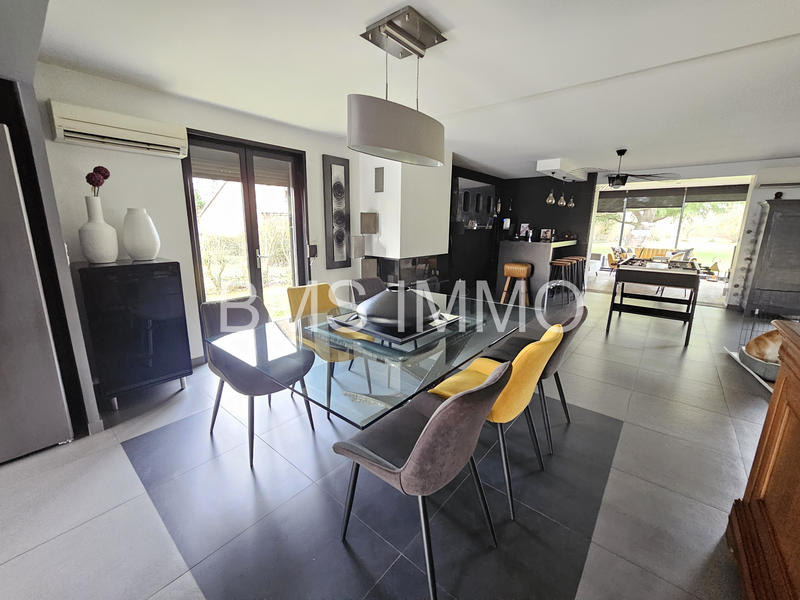 Maison - 268 m² - 10 pièces