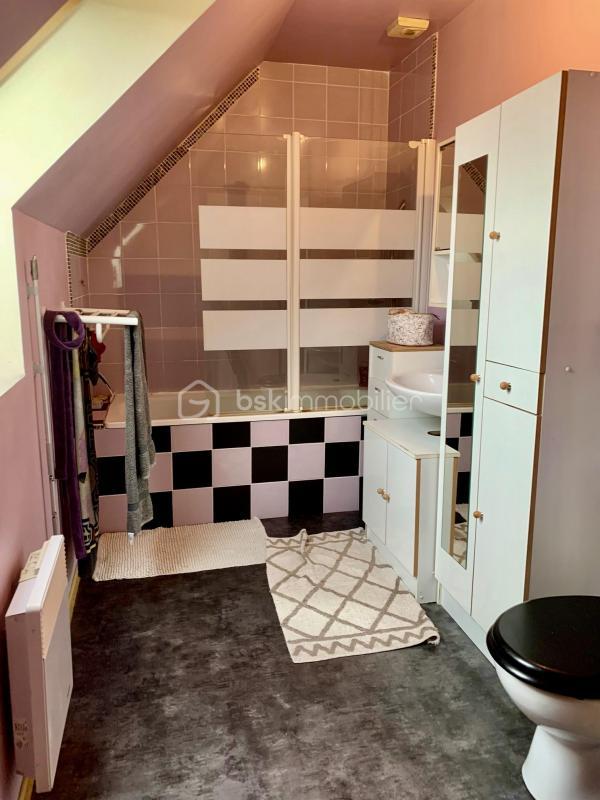 Maison traditionnelle - 105 m² - 6 pièces