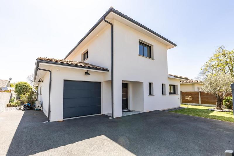 Maison - 143 m² - 6 pièces