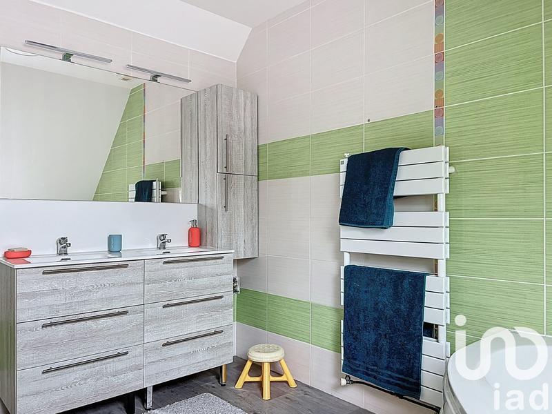 Maison - 210 m² - 10 pièces