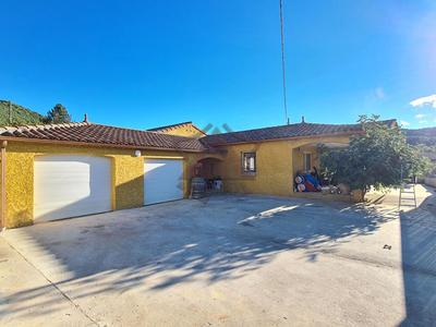 Villa - 180 m² - 8 pièces