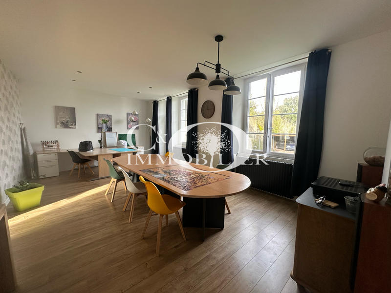 Maison - 236 m² - 10 pièces