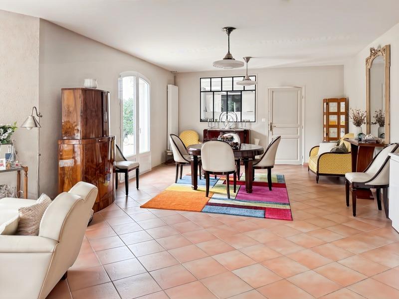 Maison - 250 m² - 7 pièces