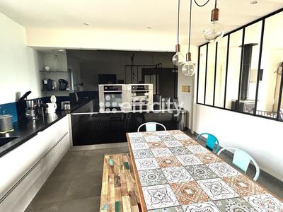 Maison - 137 m² - 5 pièces