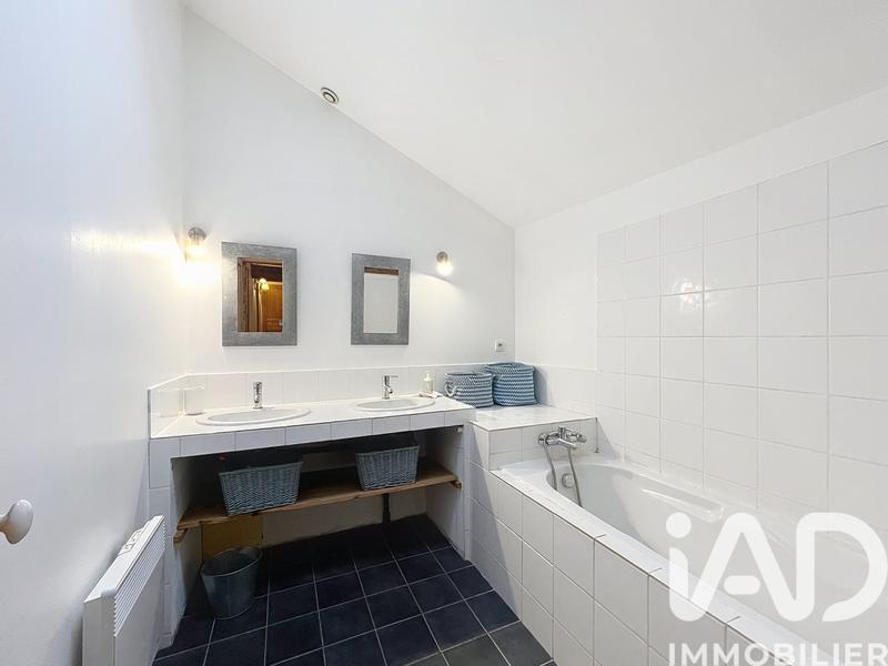 Maison - 460 m² - 13 pièces