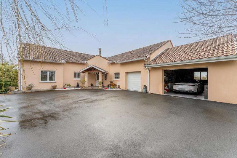 Maison - 275 m² - 7 pièces