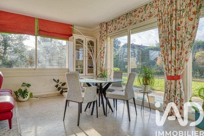Maison - 250 m² - 9 pièces