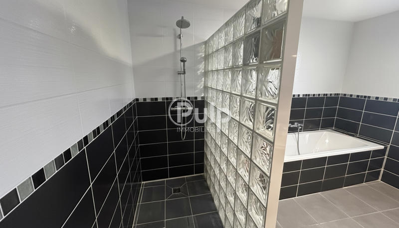 Pavillon - 140 m² - 4 pièces