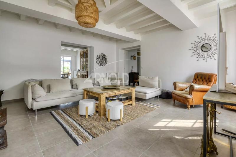 Maison - 350 m² - 10 pièces