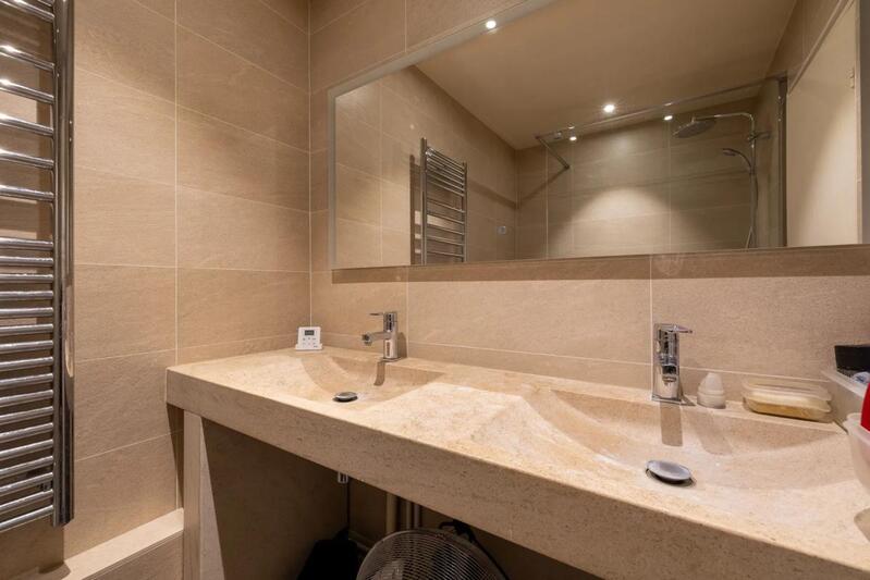 Appartement - 139 m² - 5 pièces