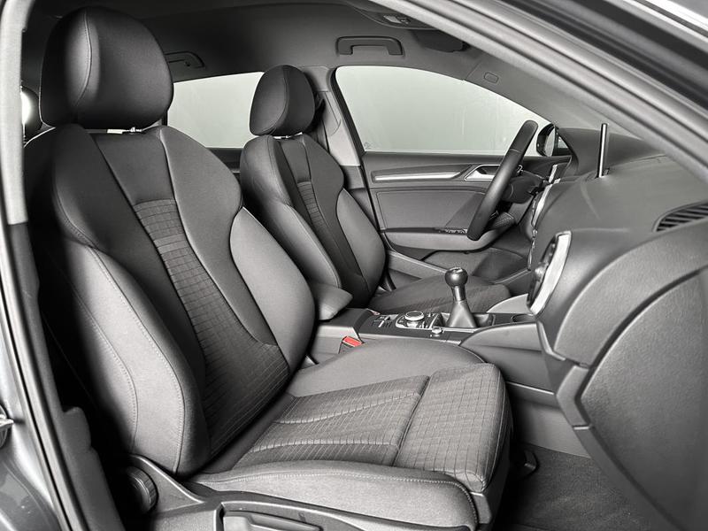 Audi A3 Sportback 1.6 Tdi 110ch Sport Ja17p Sieges Chauff Carplay Gps Regul Xenon Clim 110 Ch