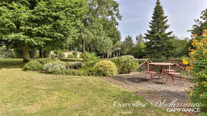 Maison - 218 m² - 8 pièces