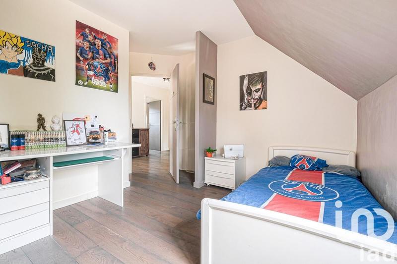 Maison - 180 m² - 8 pièces