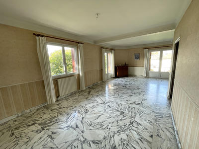 Maison - 180 m² - 7 pièces