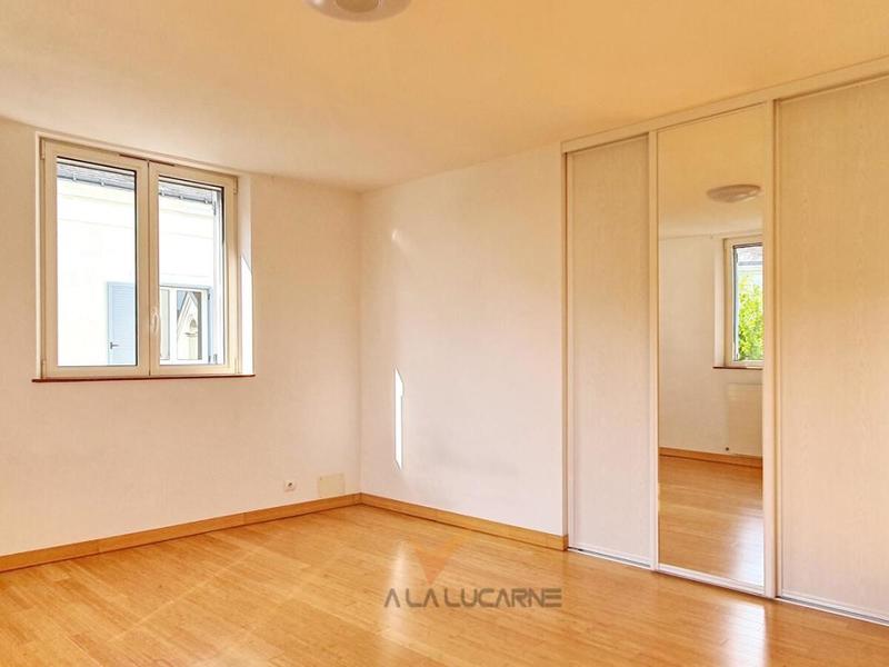 Propriété - 256 m² - 6 pièces