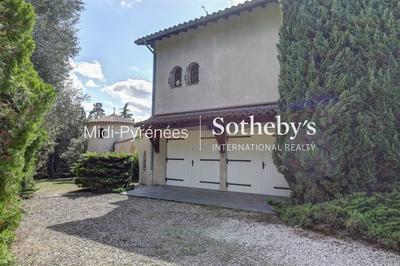 Maison - 242 m² - 6 pièces