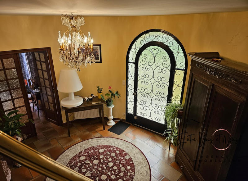 Villa - 234 m² - 10 pièces