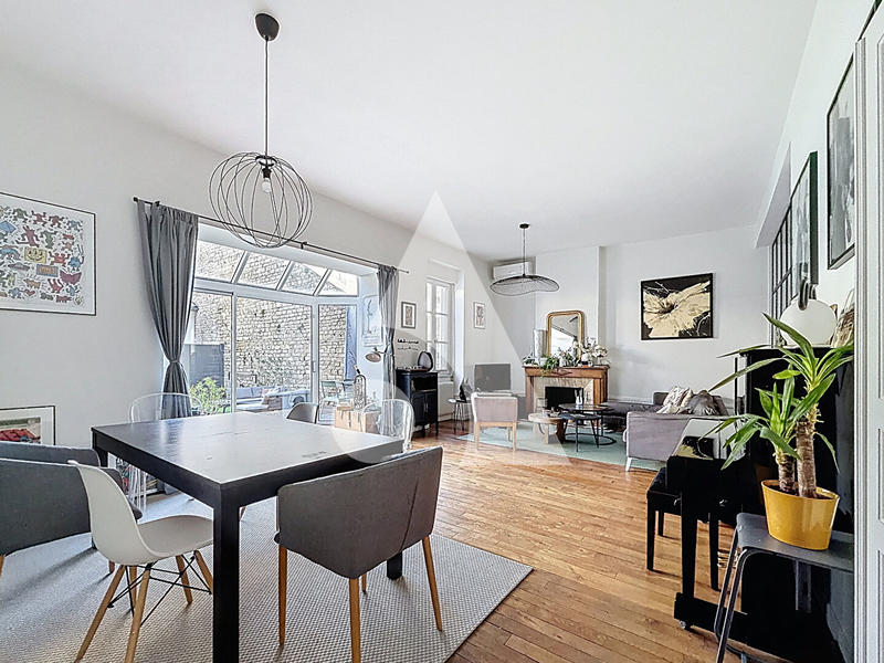 Appartement - 250 m² - 10 pièces