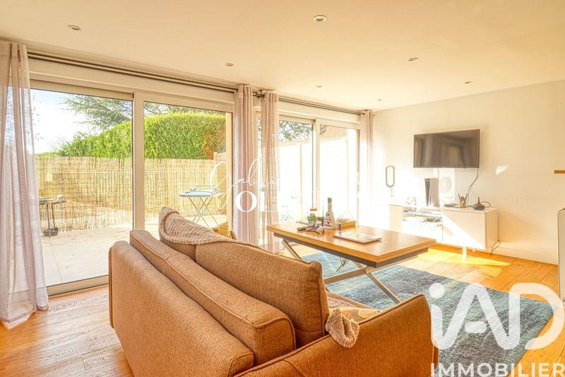 Maison - 232 m² - 10 pièces