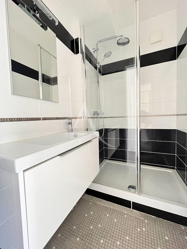 Appartement - 120 m² - 5 pièces