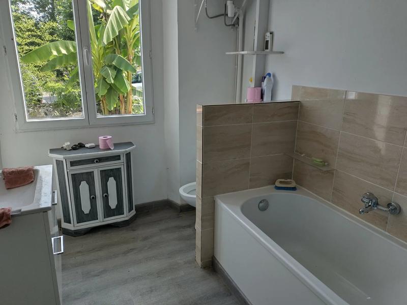 Maison - 240 m² - 11 pièces