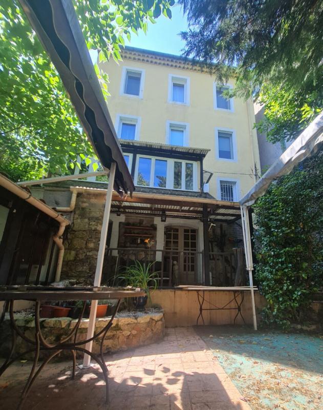 Maison - 197 m² - 8 pièces