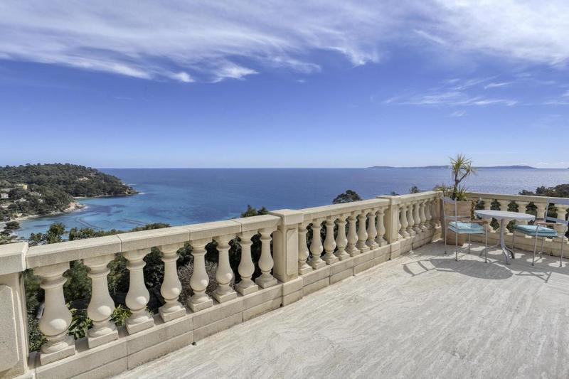 Maison - 255 m² - 8 pièces