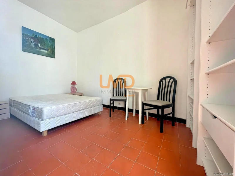 Demeure - 247 m² - 14 pièces