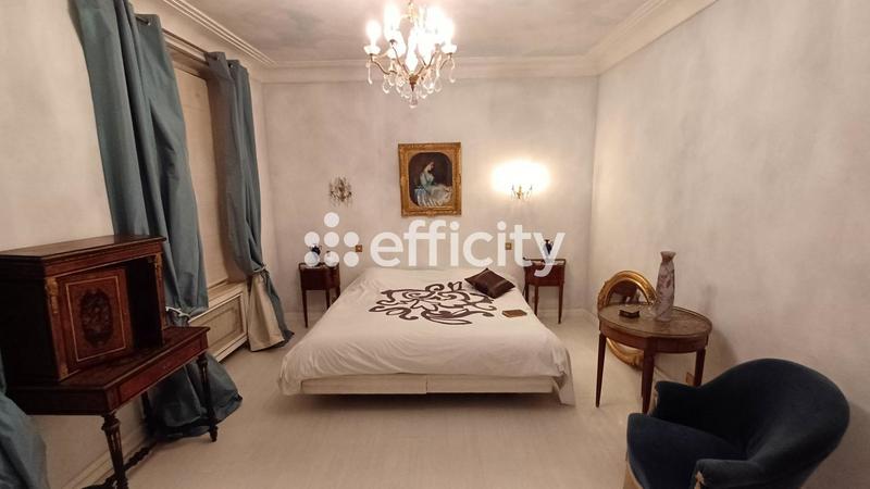 Maison - 289 m² - 8 pièces