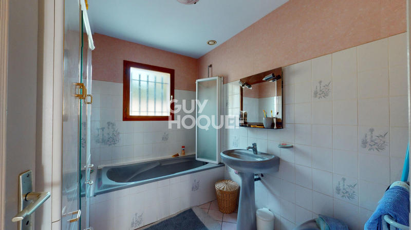 Maison - 137 m² - 6 pièces