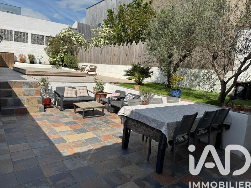 Maison - 181 m² - 8 pièces