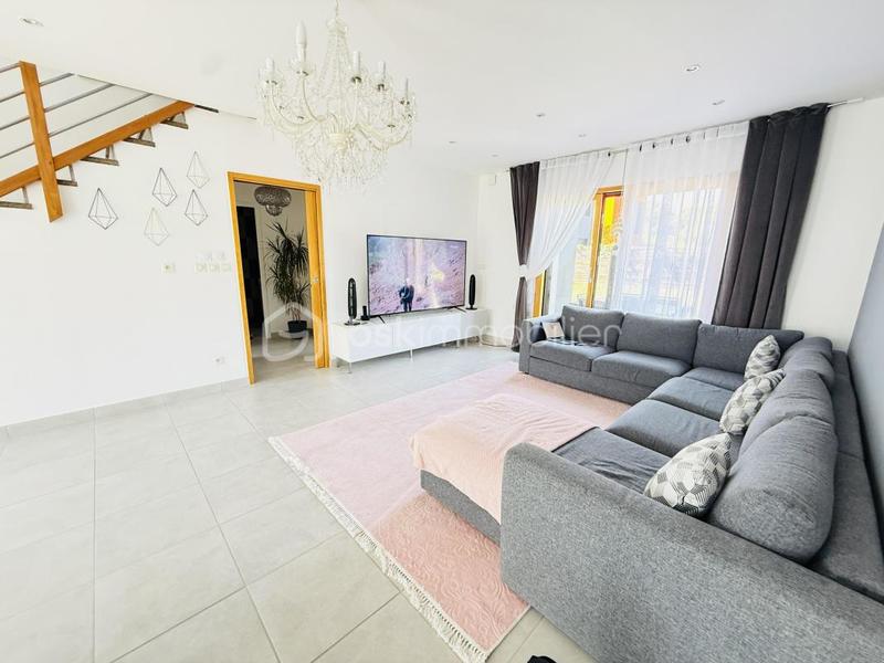 Maison - 140 m² - 6 pièces