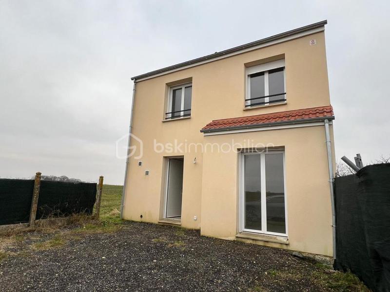 Maison - 95 m² - 5 pièces