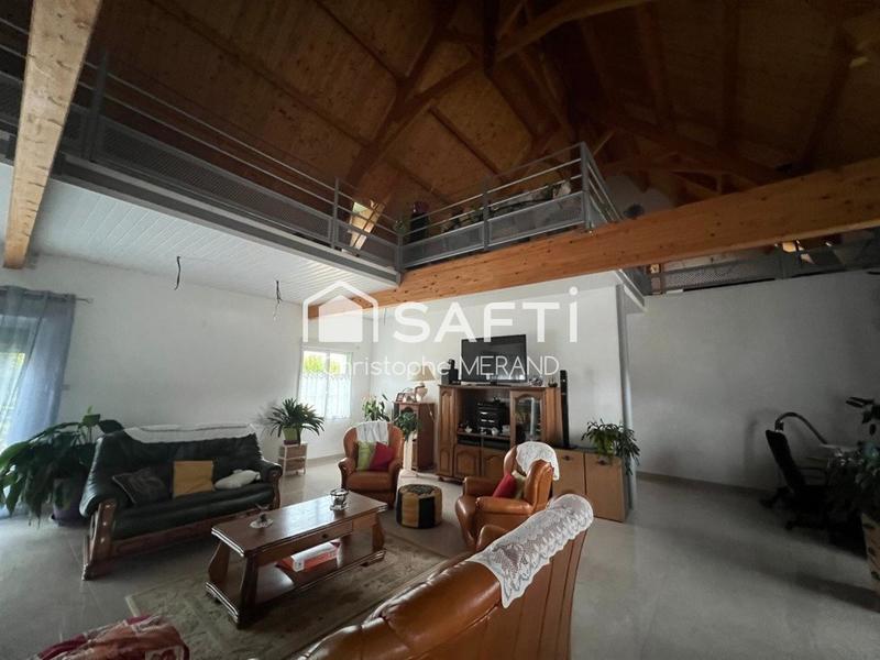 Maison - 328 m² - 10 pièces