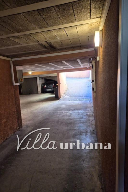 Parking / Garage - 12 m²