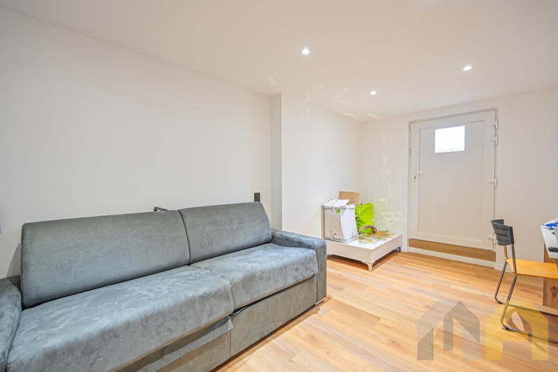 Maison - 280 m² - 8 pièces